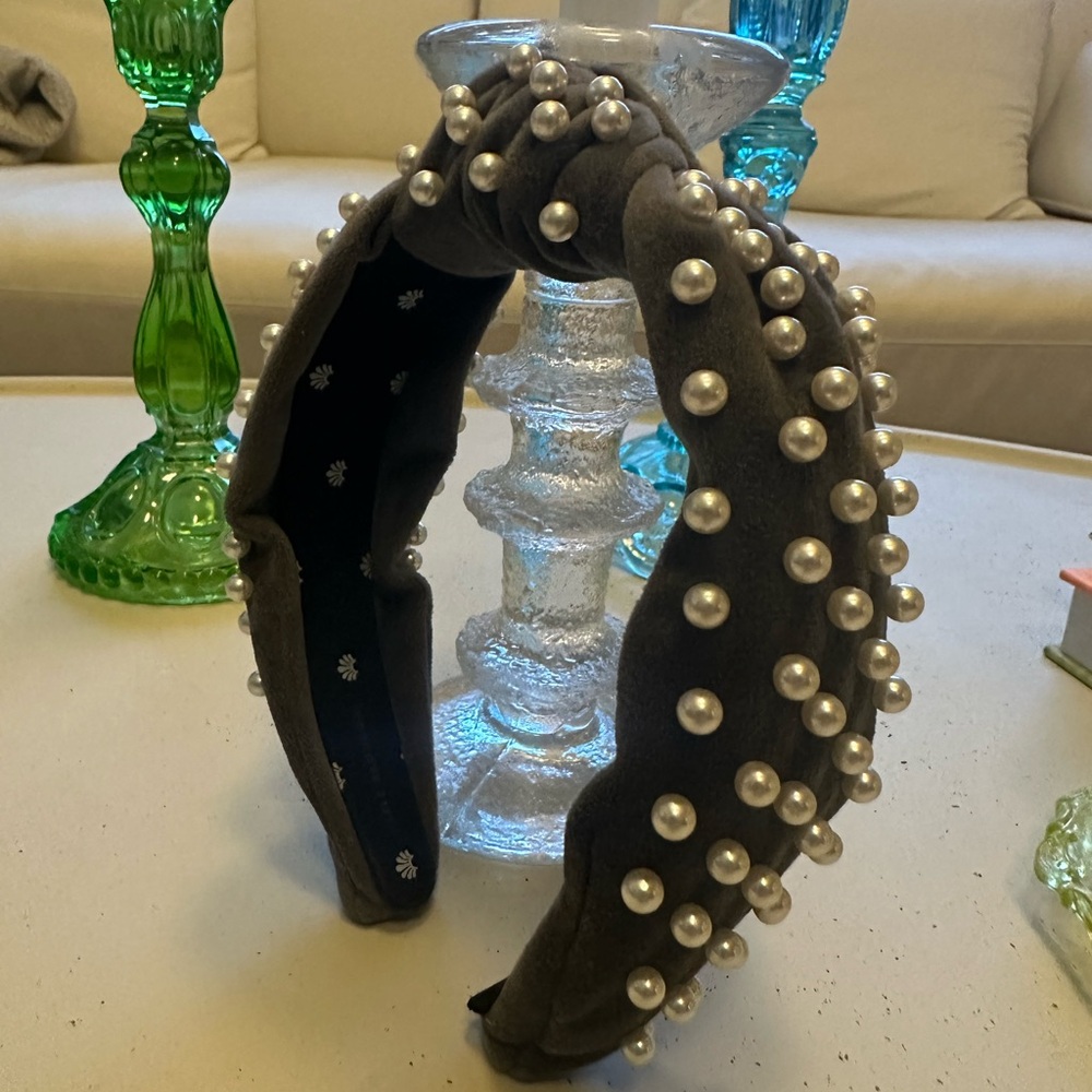 Lele Sadoughi - Pearl Embellished Black Headband